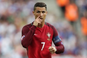 万博max网页版-新星耀目，老鹰振翅—阿扎伦卡惊艳赛场，未来可期